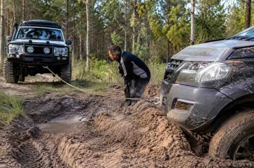 Vehicle winching recovery operation